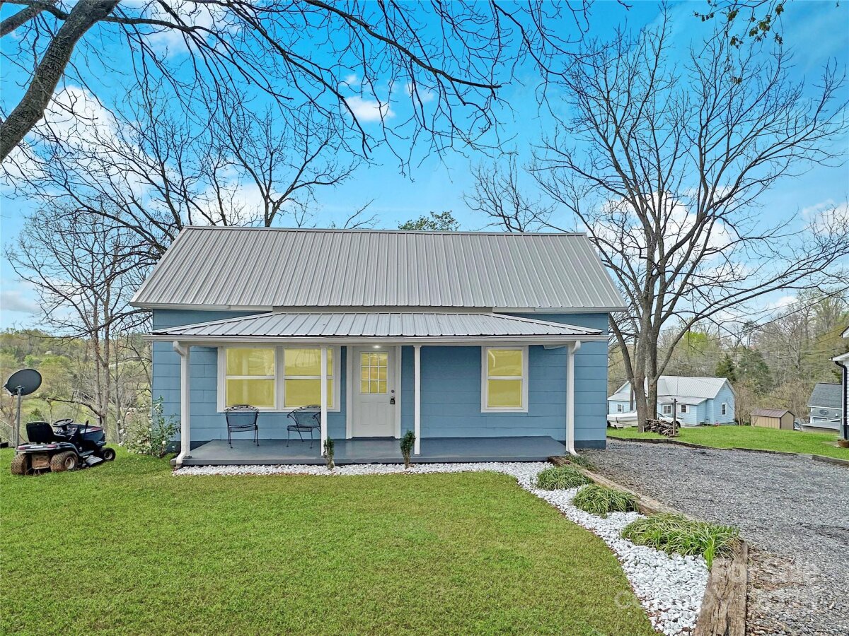 2210 22nd Avenue Court, Hickory, NC 28602, MLS # 4242354