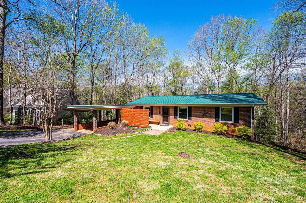 444 27th Avenue Circle, Hickory, NC 28601, MLS # 4242661
