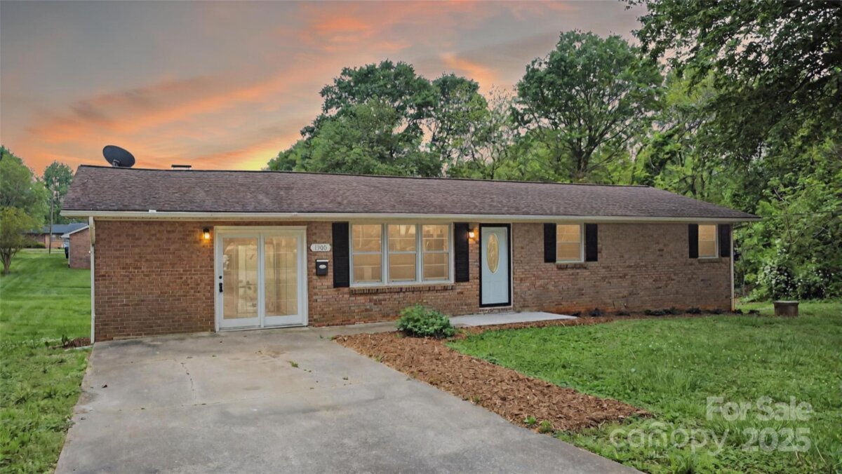 1500 19th Avenue Place, Hickory, NC 28601, MLS # 4245933