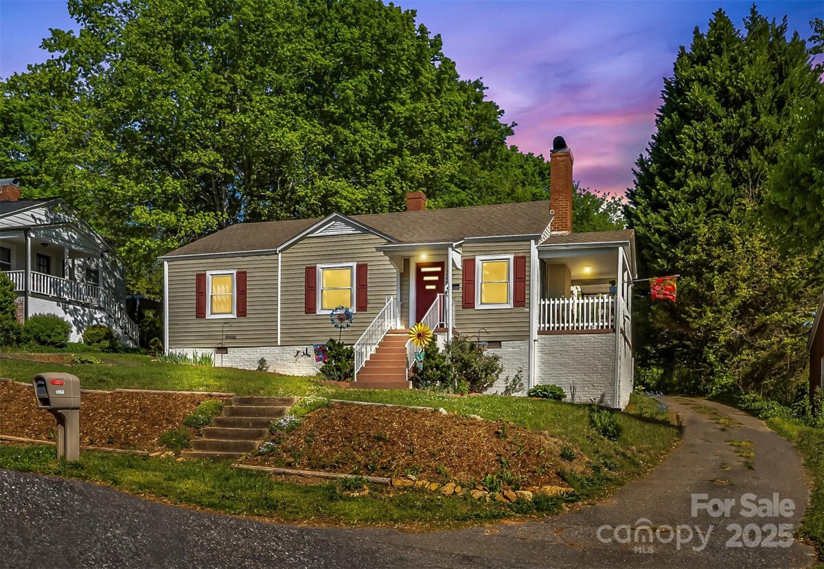 1068 14th Avenue, Hickory, NC 28601, MLS # 4246033