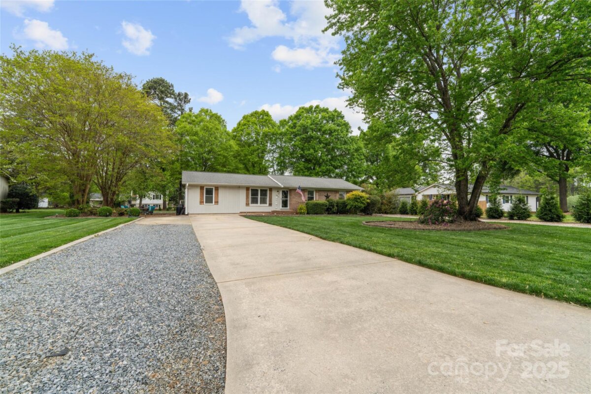 5211 Driftwood Drive, Davidson, NC 28036, MLS # 4246361