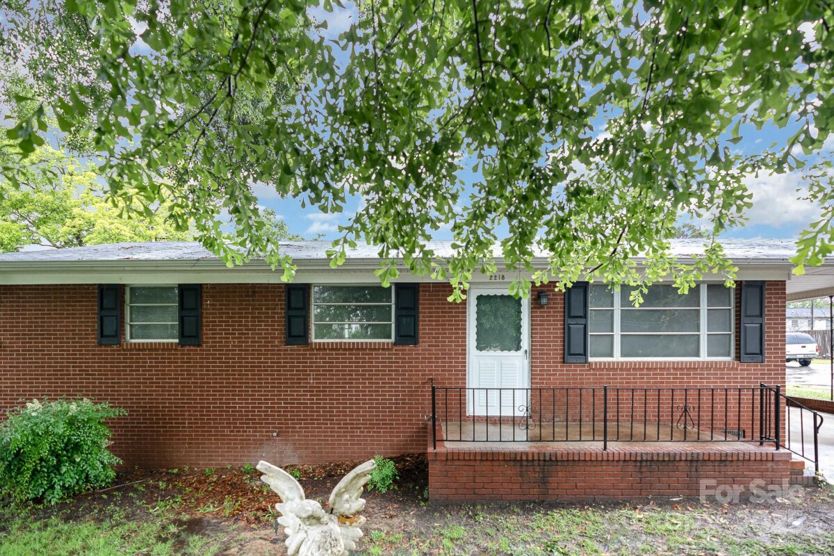2218 W Fifth Avenue, Gastonia, NC 28052, MLS # 4246879