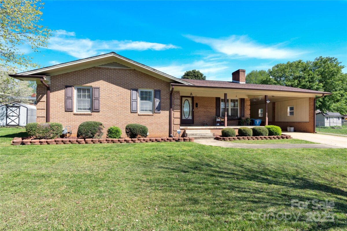 2116 1st Avenue Place, Hickory, NC 28601, MLS # 4247571