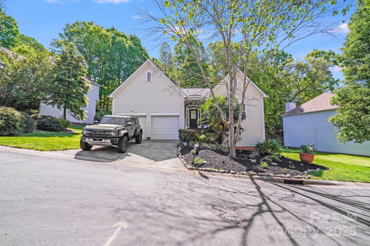 13817 Kings Carriage Lane, Charlotte, NC 28278, MLS # 4248092