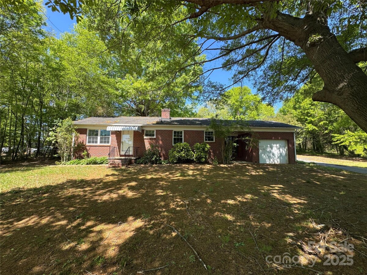 2703 34th Street Place, Hickory, NC 28601, MLS # 4248224