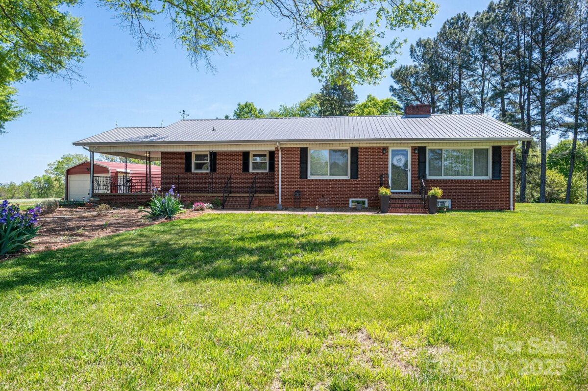 3340 Wrenwood Drive, Newton, NC 28658, MLS # 4248682