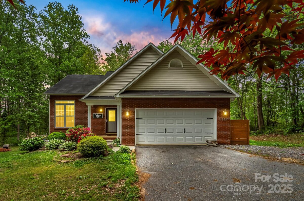 4927 Gateway Drive, Claremont, NC 28610, MLS # 4251255
