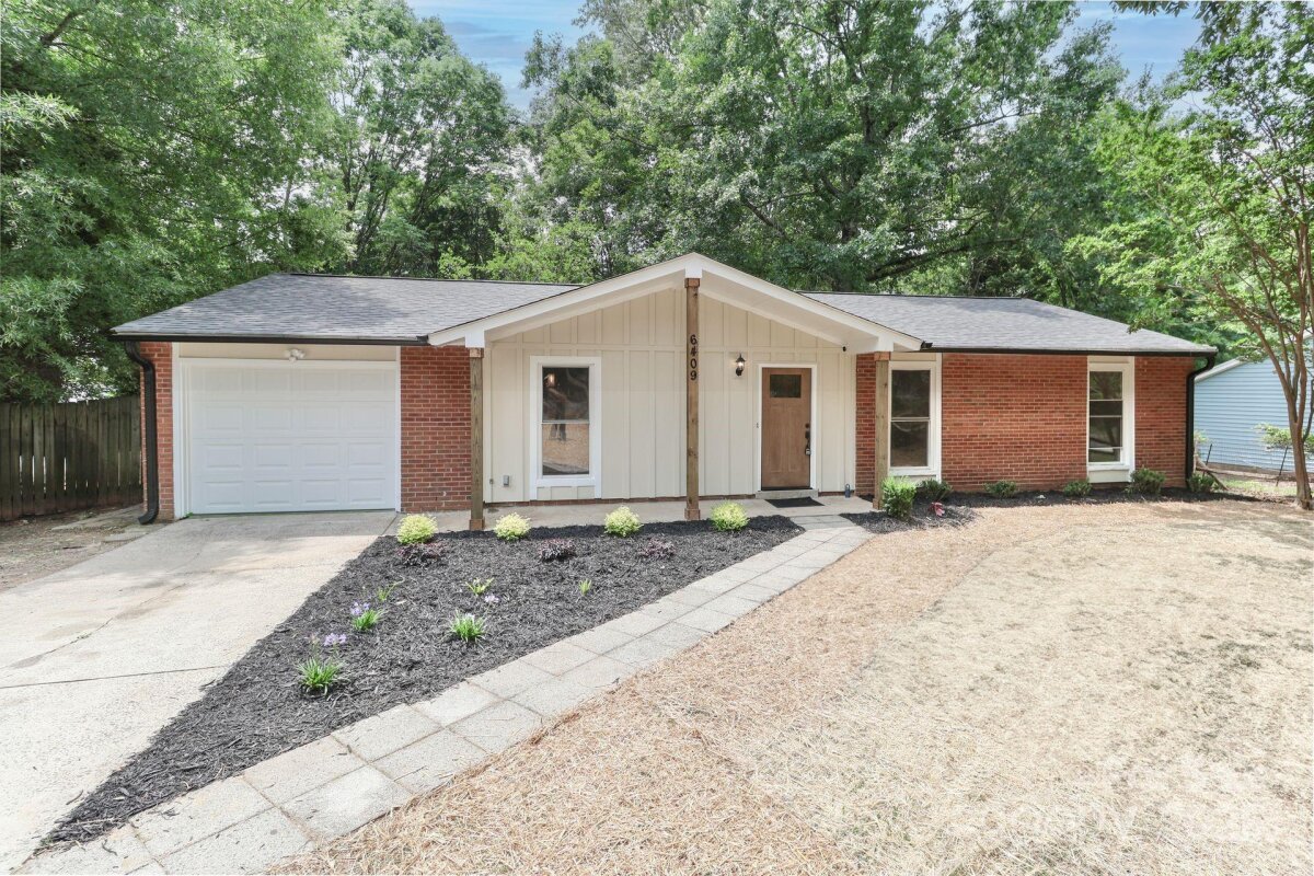 6409 Pineburr Court, Charlotte, NC 28211, MLS # 4251810