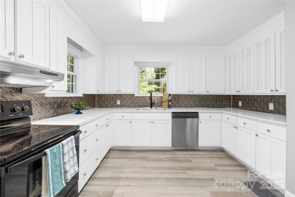 6012 Tuckaseegee Road, Charlotte, NC 28208, MLS # 4252360