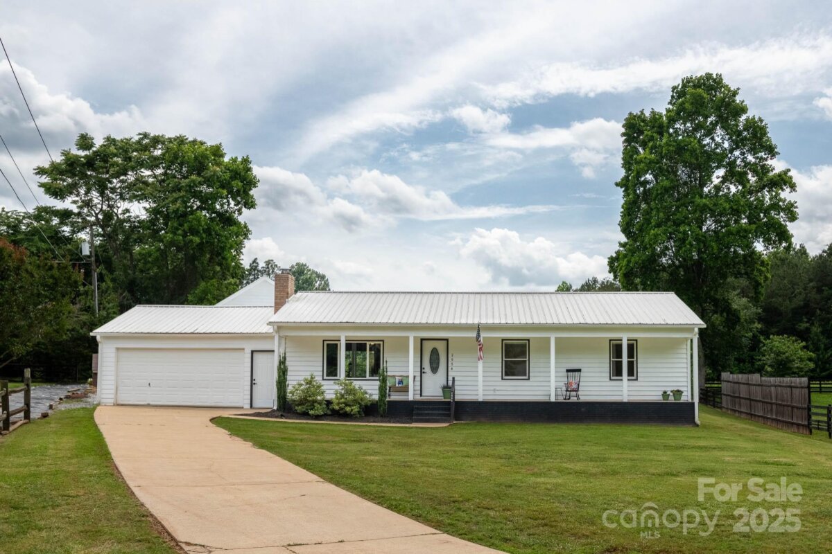 2054 Hickory Hills Drive, Denver, NC 28037, MLS # 4253206