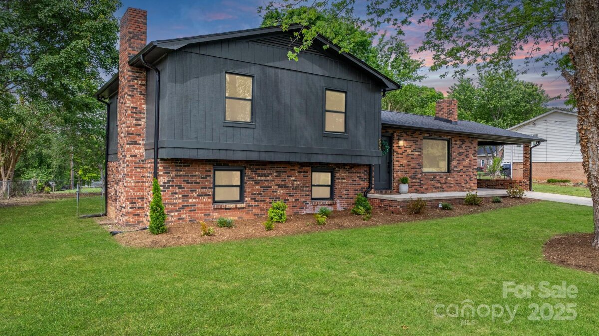 606 Hillcrest Street, Hudson, NC 28638, MLS # 4255015