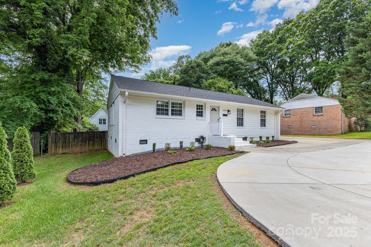 1218 E Woodlawn Road, Charlotte, NC 28209, MLS # 4255227