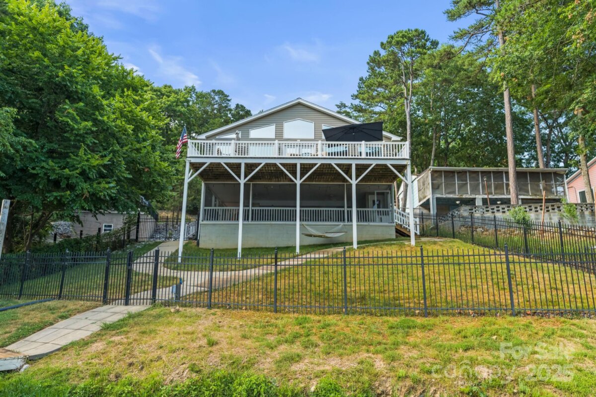 592 Shoreline Road, New London, NC 28127, MLS # 4255512