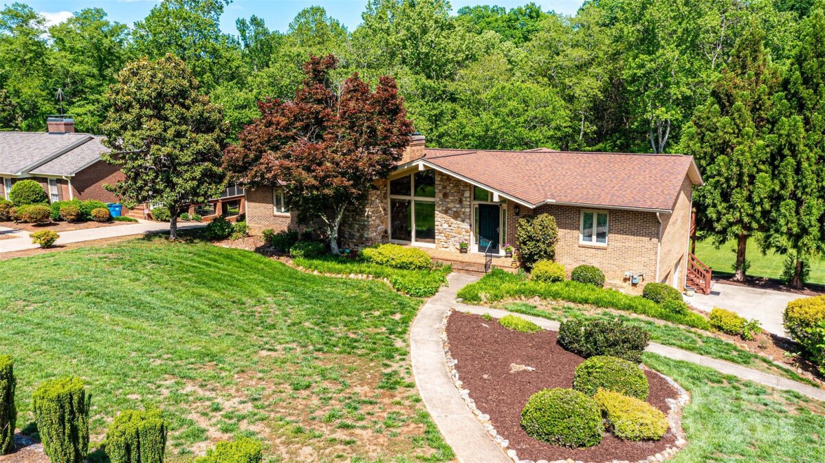 3520 4th Street Boulevard, Hickory, NC 28601, MLS # 4255577
