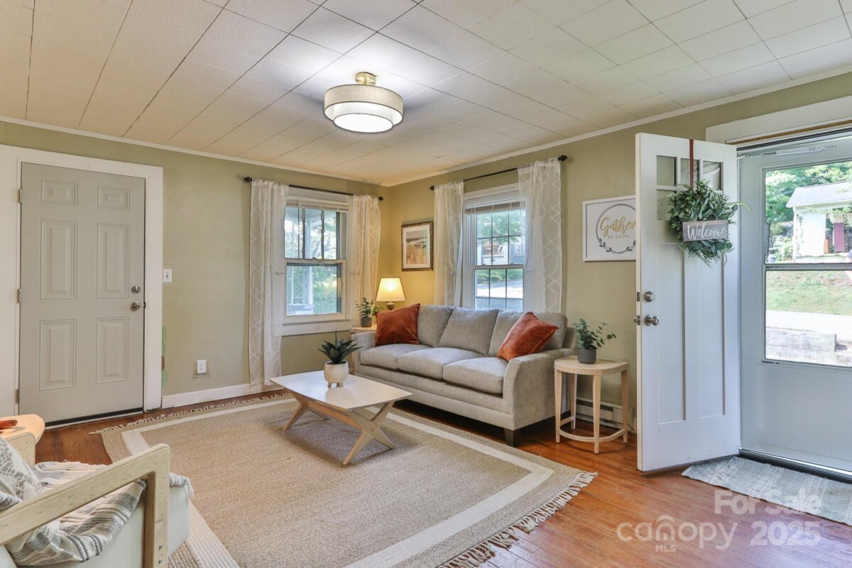 412 Woodhaven Street, Lenoir, NC 28645, MLS # 4256131