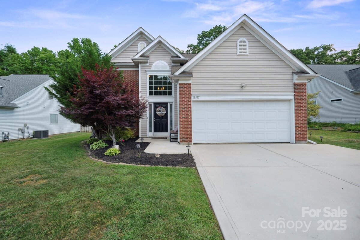 16337 Greybriar Forest Lane, Charlotte, NC 28278, MLS # 4256628