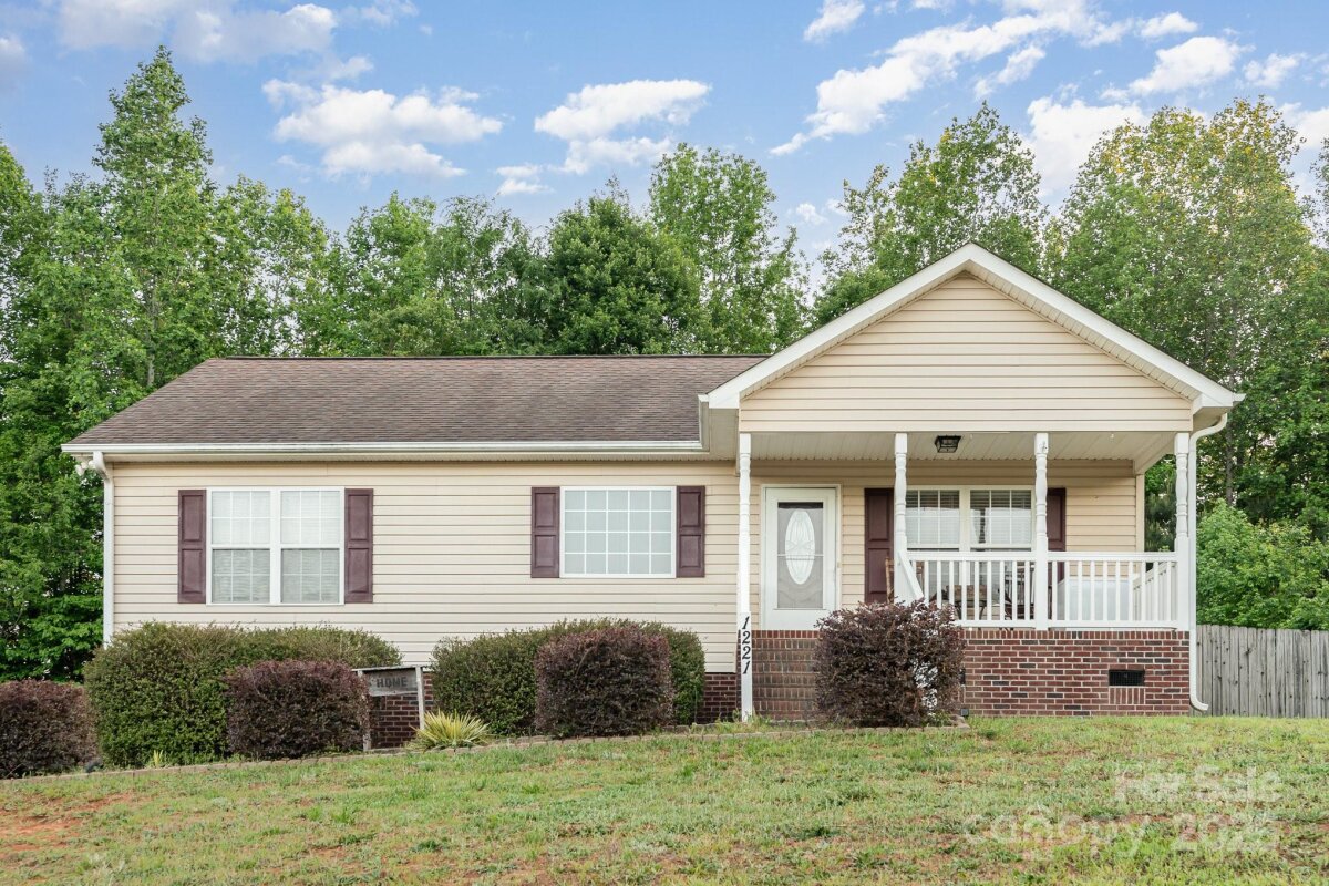 1221 Woodpecker Drive, Clover, SC 29710, MLS # 4256731