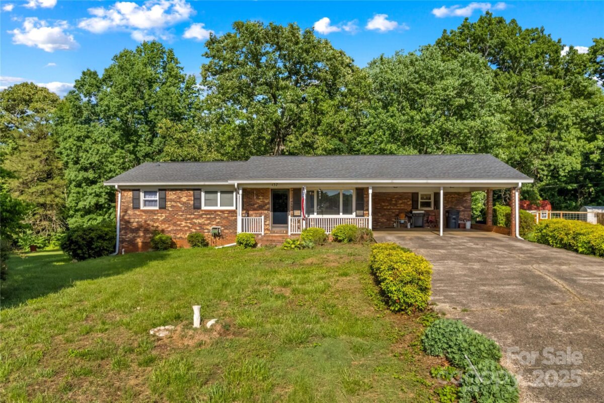 157 E Meadowview Drive, Statesville, NC 28625, MLS # 4256824