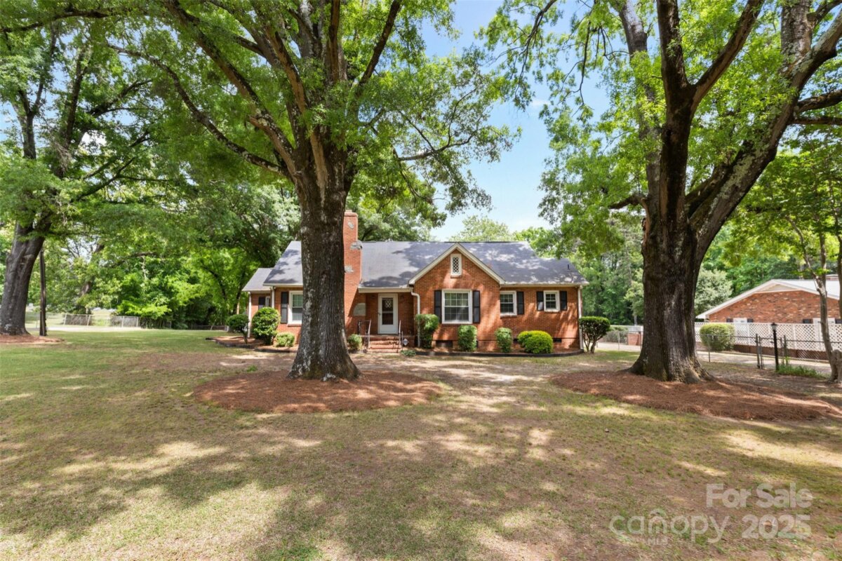4608 Beatties Ford Road, Charlotte, NC 28216, MLS # 4257049