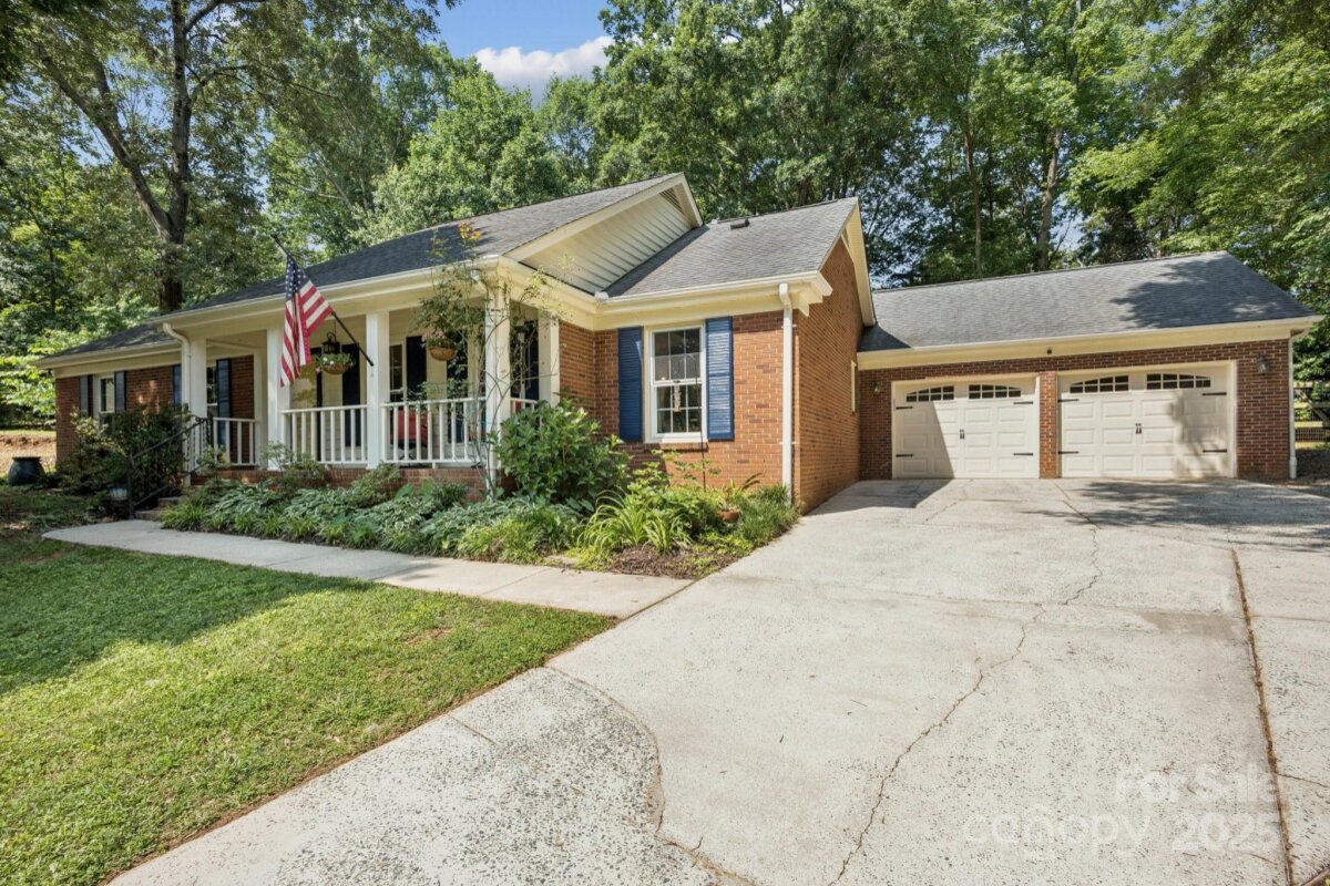 405 Scarborough Lane, Matthews, NC 28105, MLS # 4257650