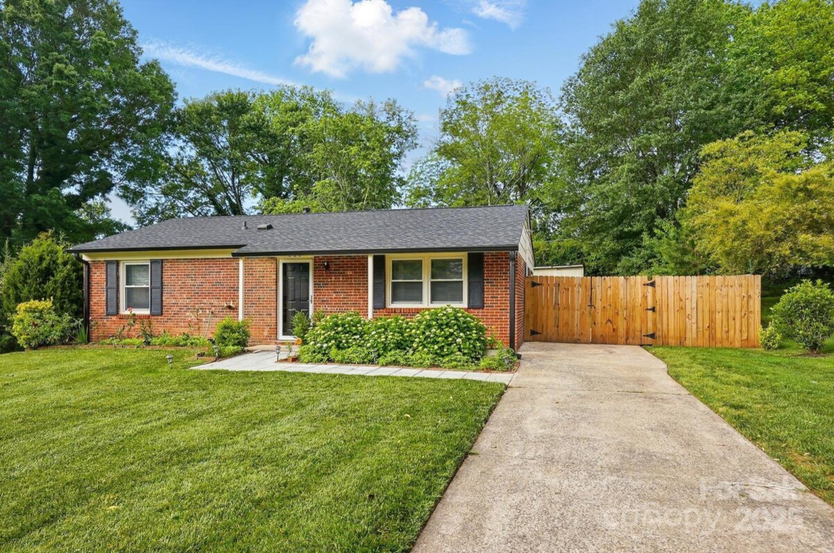 529 Dedmon Drive, Charlotte, NC 28216, MLS # 4257814