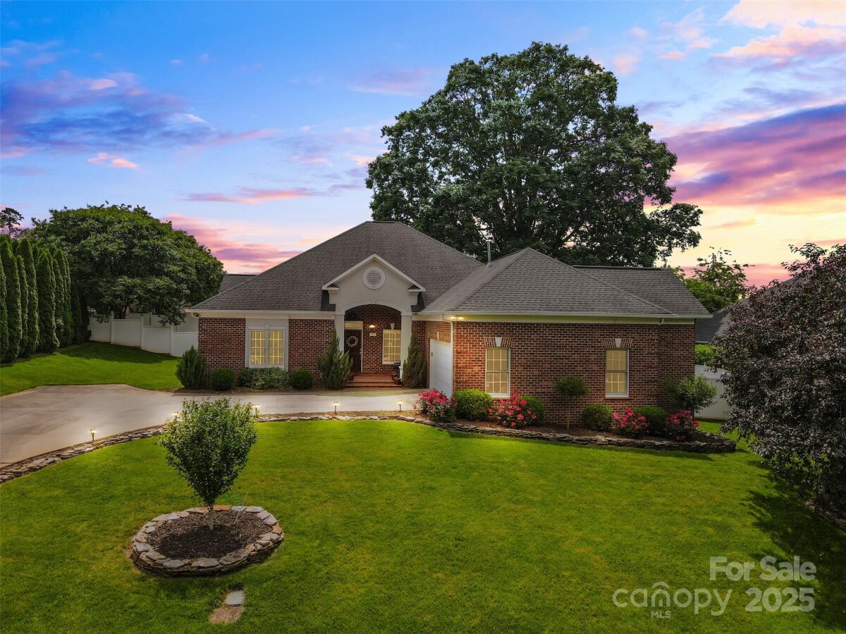 133 43rd Avenue Lane, Hickory, NC 28601, MLS # 4258438