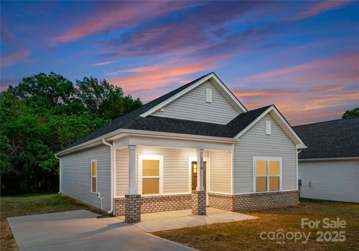 102 W Georgia Avenue, Bessemer City, NC 28016, MLS # 4259349