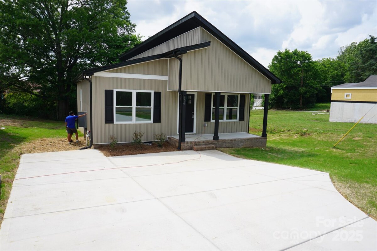 256 Lincoln Street Unit 1, Concord, NC 28025, MLS # 4259482