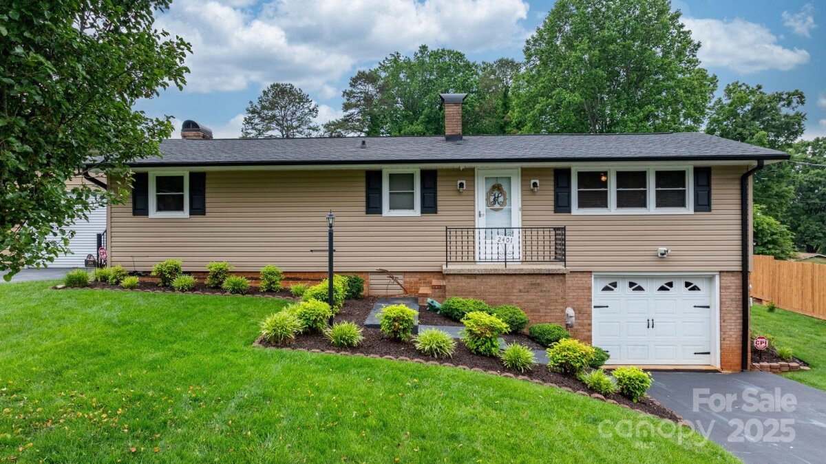 2401 Hillside Drive, Newton, NC 28658, MLS # 4260182