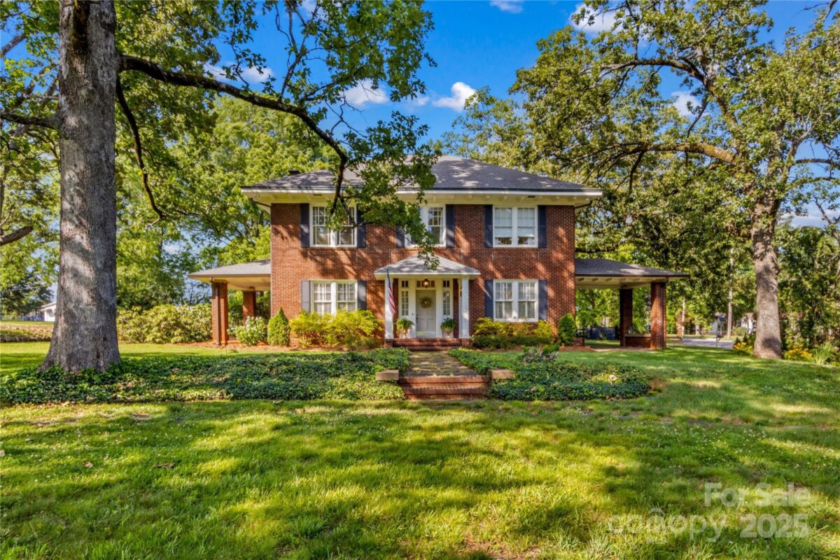712 N Center Street, Statesville, NC 28677, MLS # 4260341