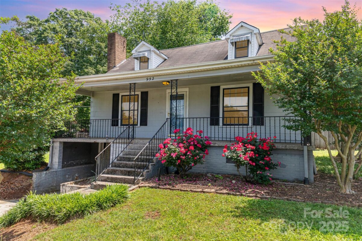 952 8th Street, Hickory, NC 28601, MLS # 4260460