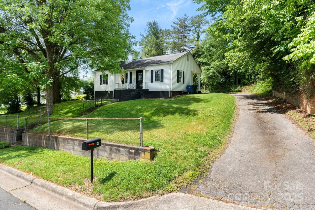 1211 11th Street, Hickory, NC 28601, MLS # 4260730