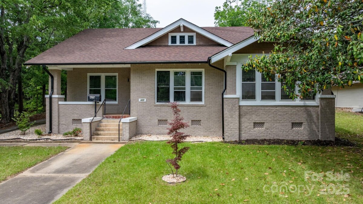 425 1ST Avenue, Hickory, NC 28602, MLS # 4260950