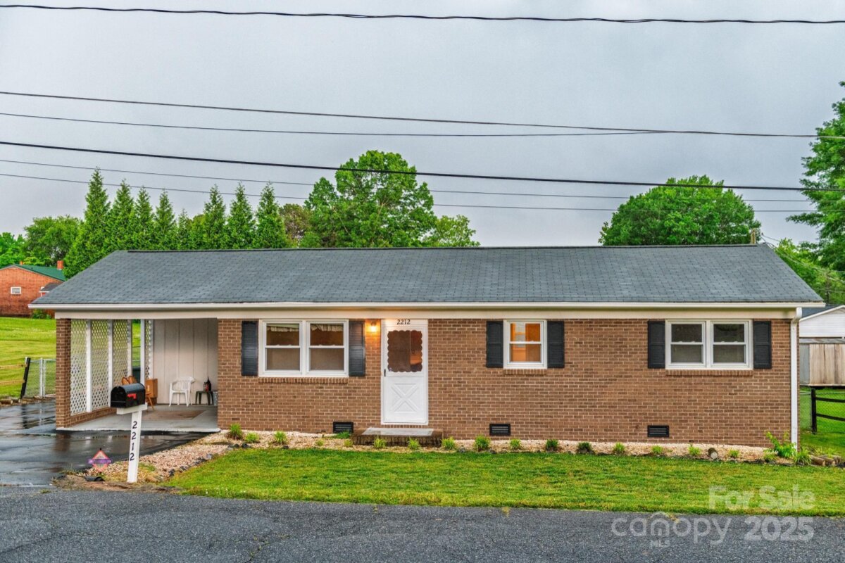 2212 10th Avenue, Hickory, NC 28601, MLS # 4260965