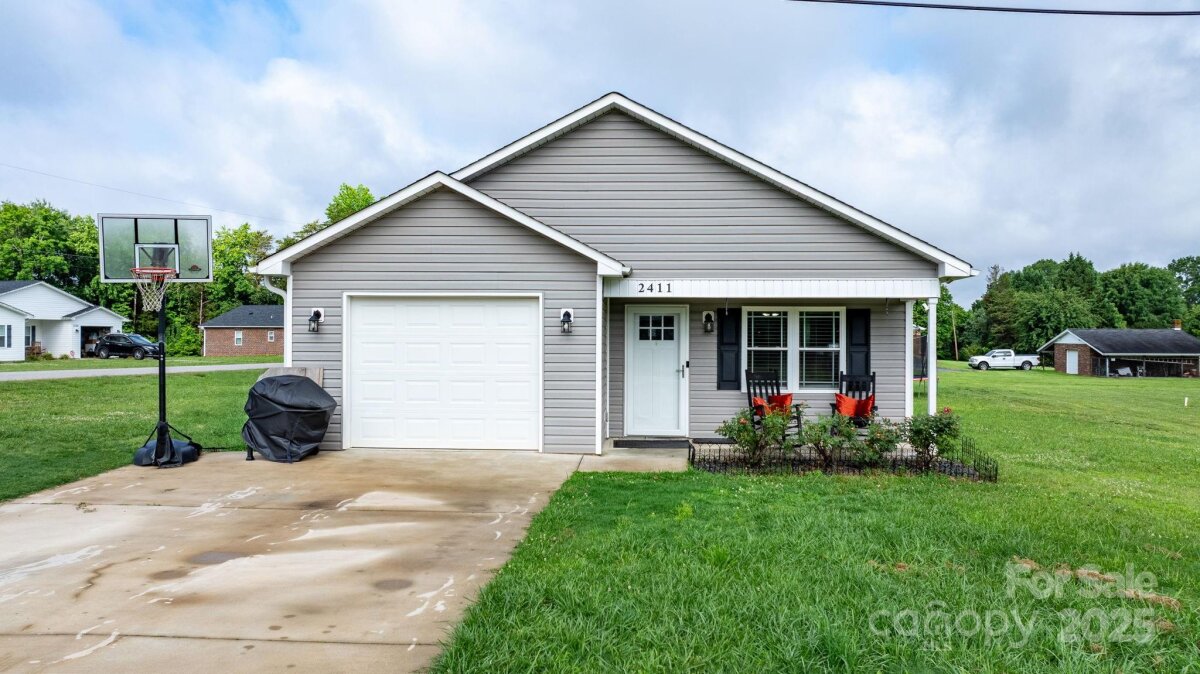 2411 28th Street, Hickory, NC 28601, MLS # 4262699