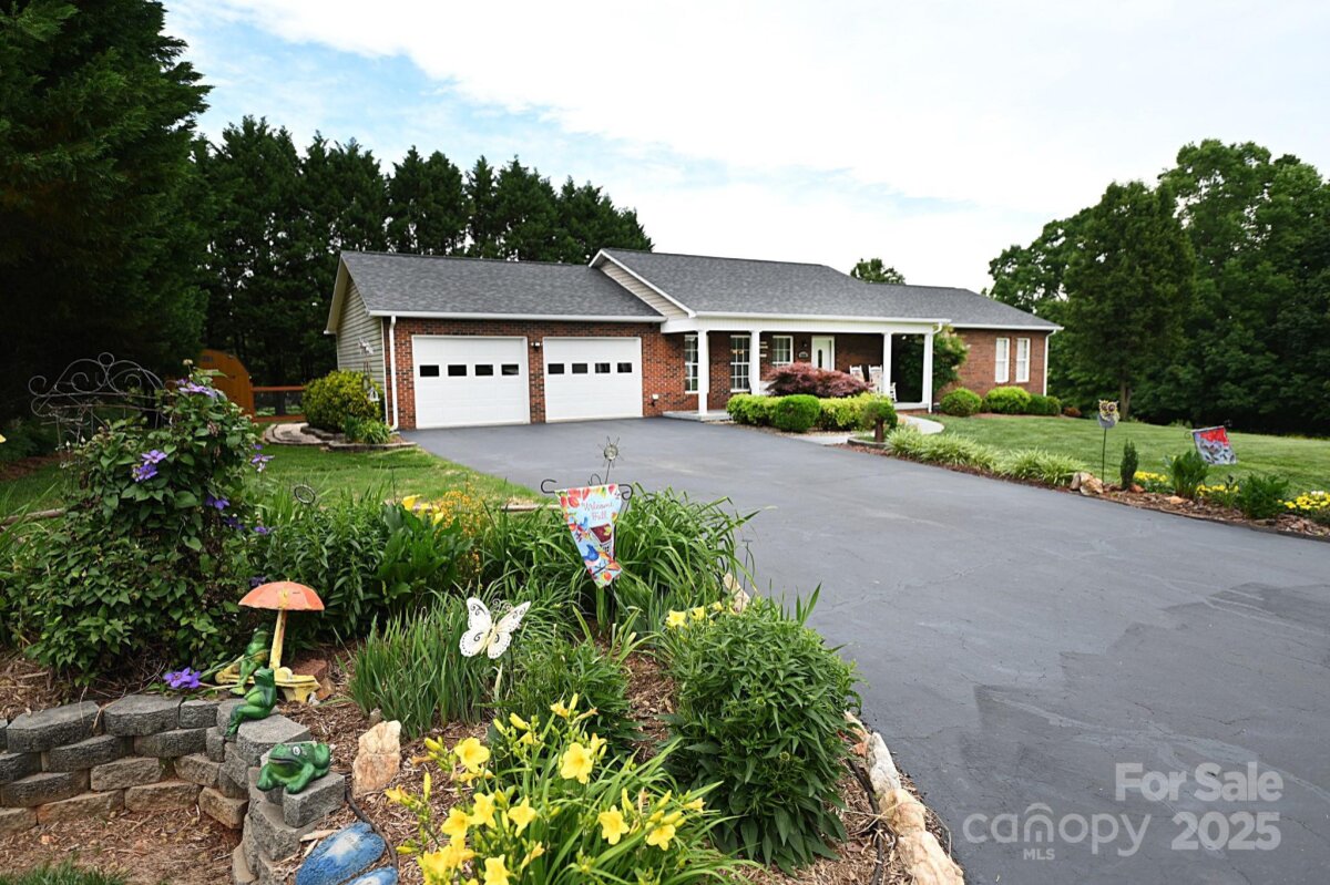 4646 River Run Circle, Hickory, NC 28602, MLS # 4262803