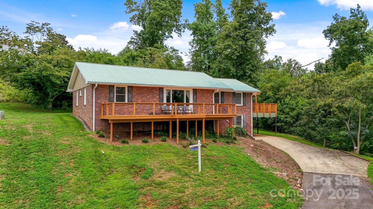6294 Southlake Drive, Hickory, NC 28601, MLS # 4263150