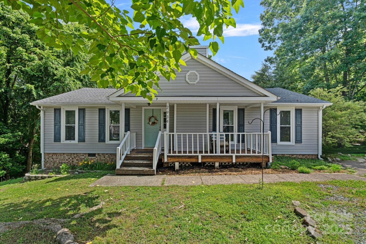 2934 Drakes Crossing Drive, Charlotte, NC 28262, MLS # 4264852