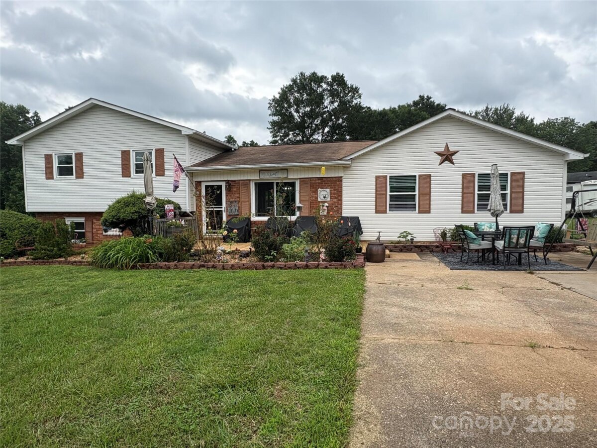 1895 Sandy Circle, Newton, NC 28658, MLS # 4265994