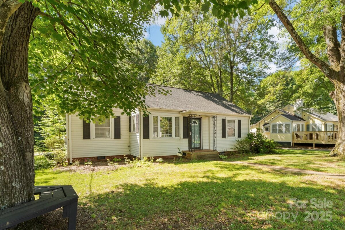 1072 5th Street, Hickory, NC 28601, MLS # 4266765