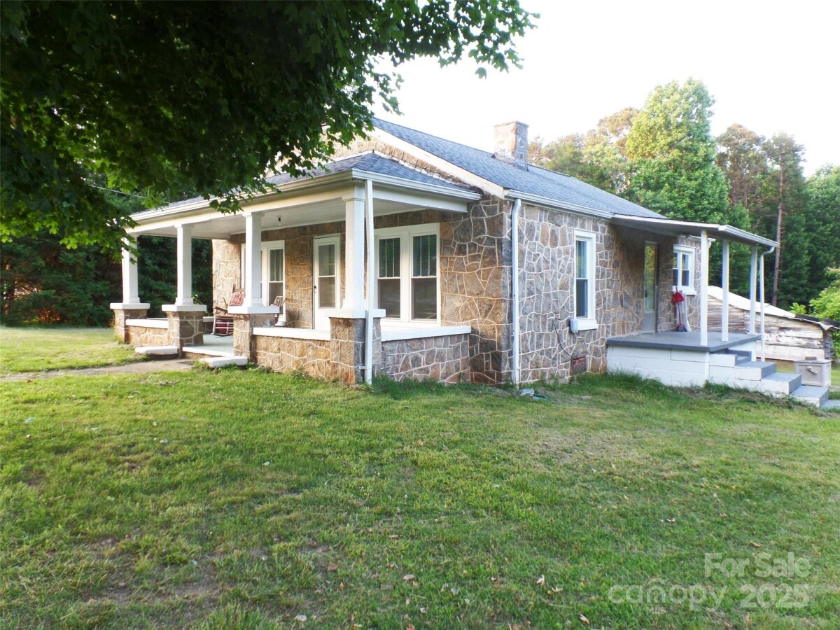 209 SE 14th Avenue, Hickory, NC 28602, MLS # 4267003