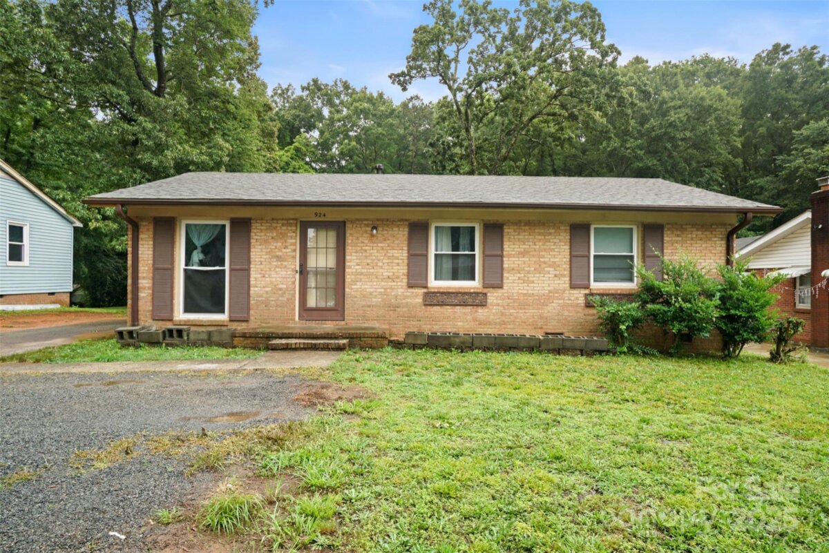 924 Carrington Drive, Charlotte, NC 28214, MLS # 4268141
