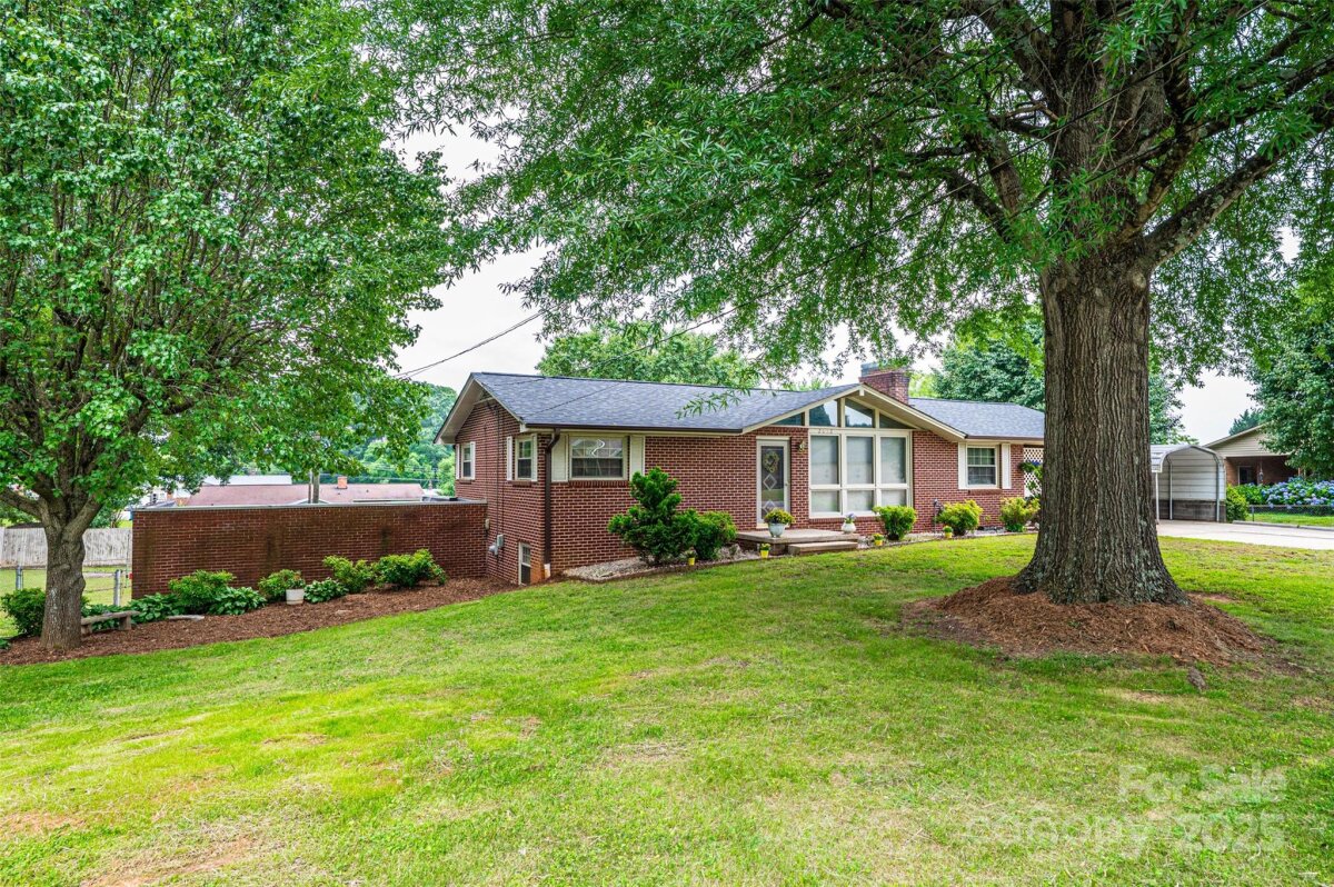 2836 20th Street Lane, Hickory, NC 28601, MLS # 4268999