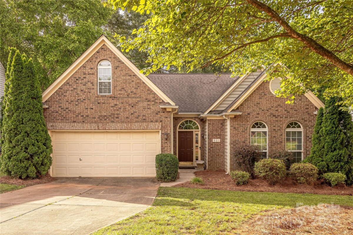 901 Clearbrook Road, Matthews, NC 28105, MLS # 4269246