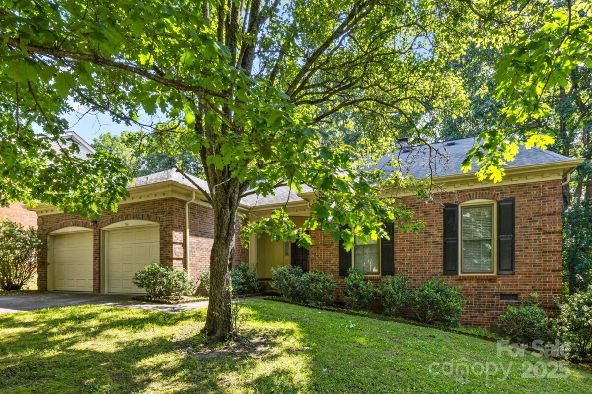 212 Foxfield Lane, Matthews, NC 28105, MLS # 4269821