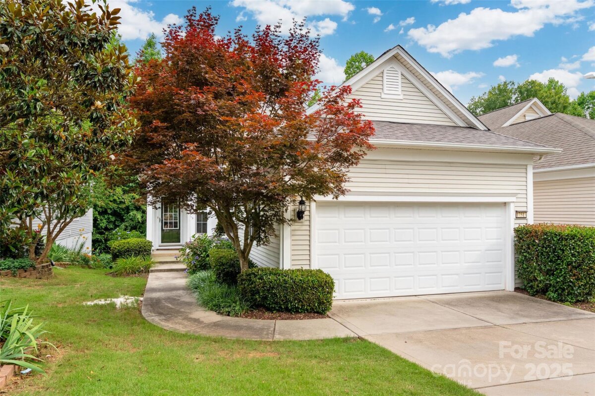 photo of home for sale at 17513 Hawks View Drive