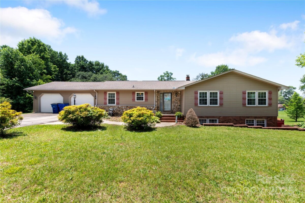 5563 Grace Chapel Road, Hickory, NC 28601, MLS # 4270637