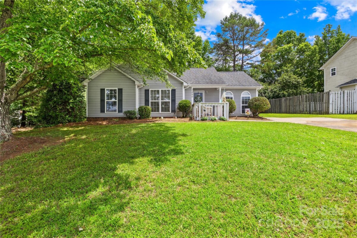 2490 Hawk Ridge Drive, Gastonia, NC 28056, MLS # 4270938