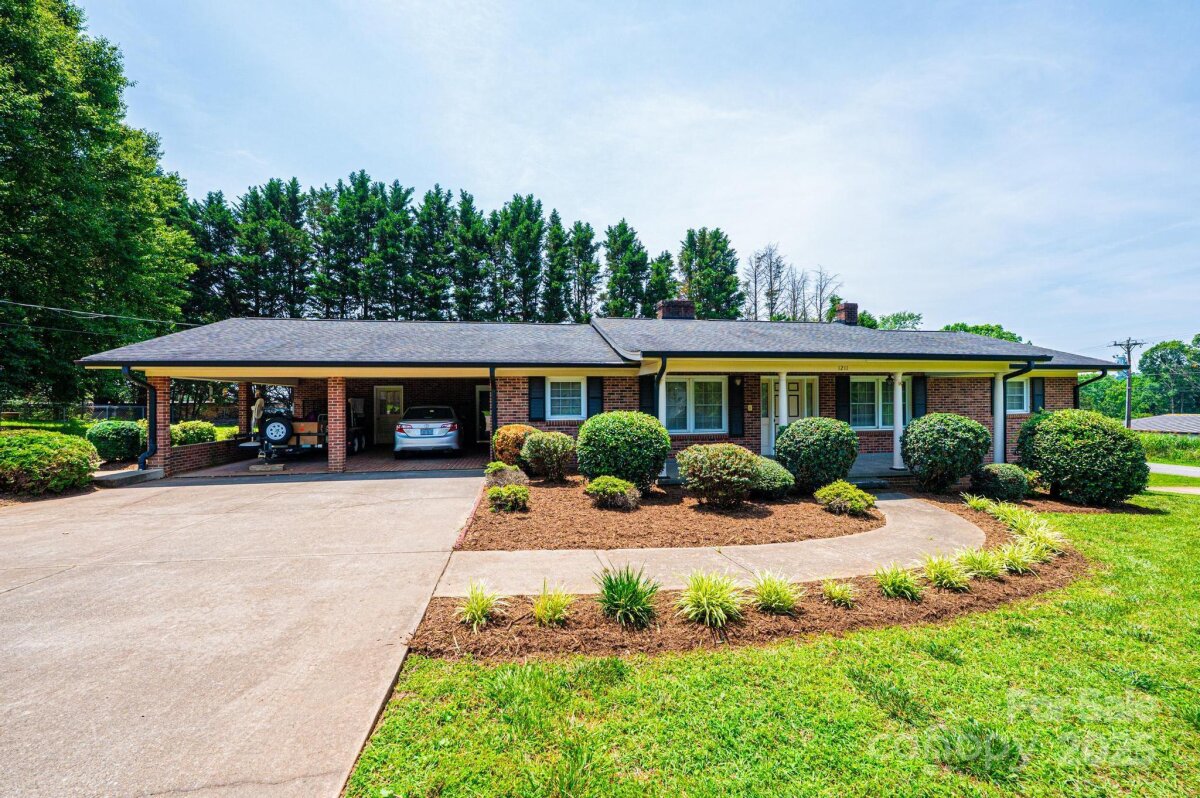 1211 25th Street, Hickory, NC 28602, MLS # 4271007