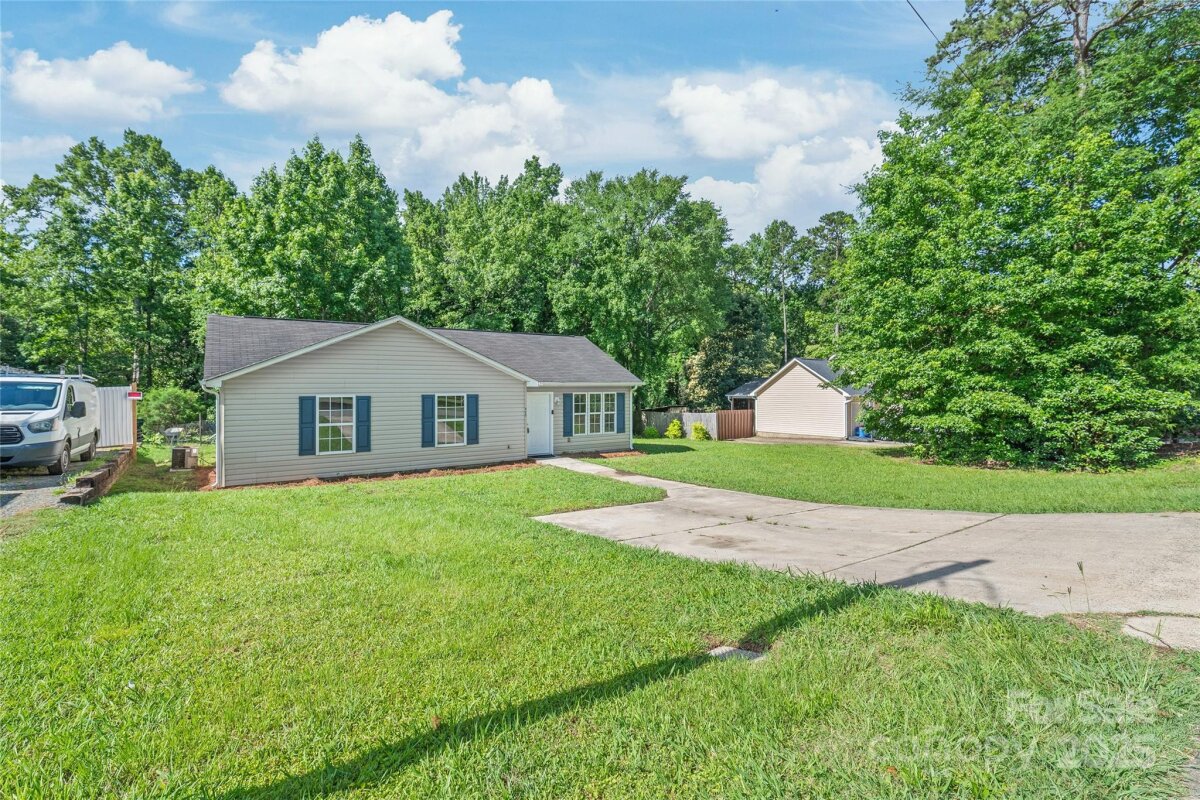 425 Austin Drive, Charlotte, NC 28213, MLS # 4271125